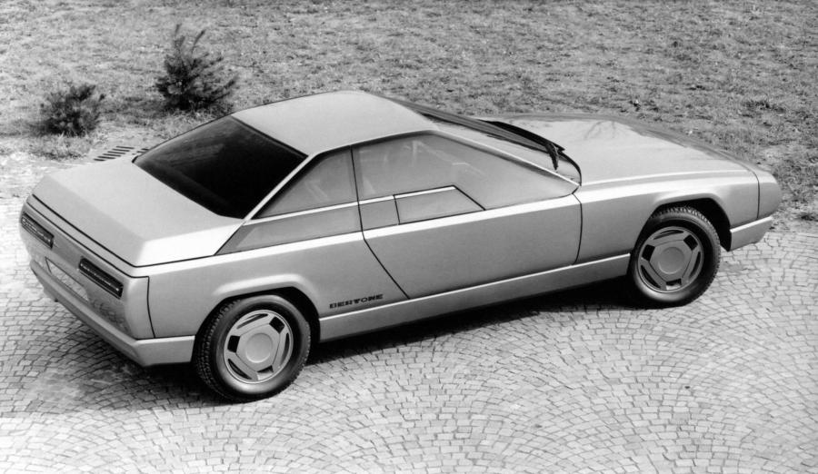  Alfa Romeo Delfino Concept 1983 года  (фото 3 из 18)